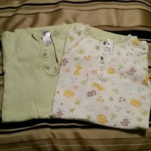 2 Baby nightgowns